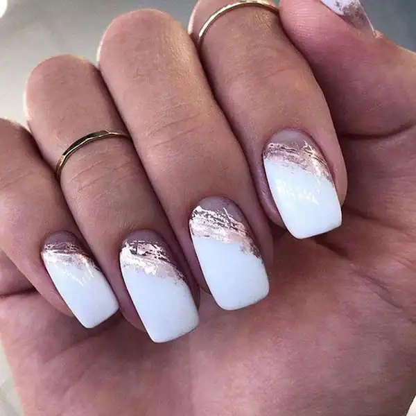 طراحی ناخن ساده با لاک سفید
