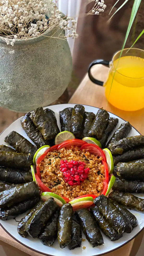تزیین دلمه برگ مو