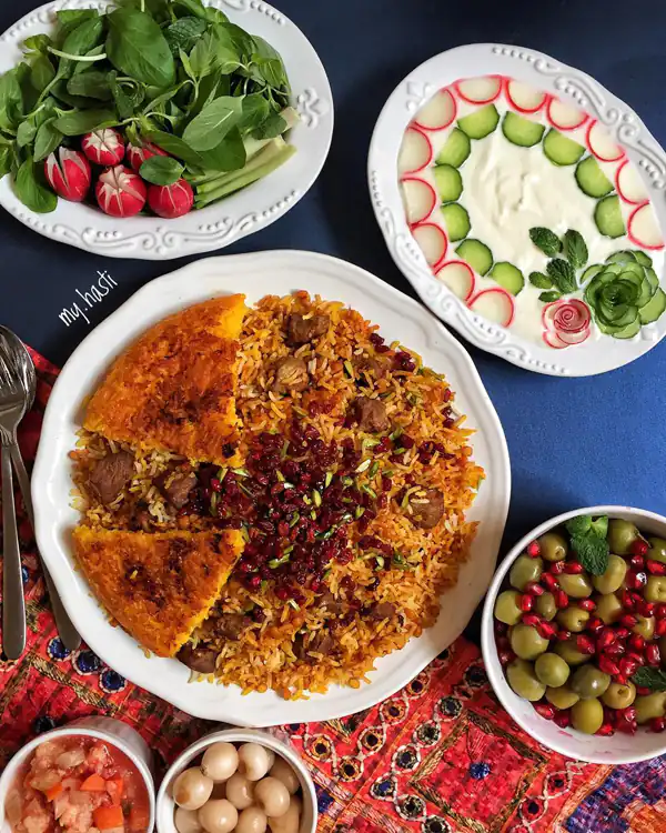 تزیین غذا و سالاد و ماست