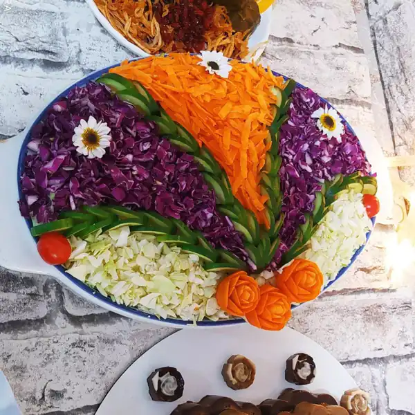 تزیین سالاد ساده