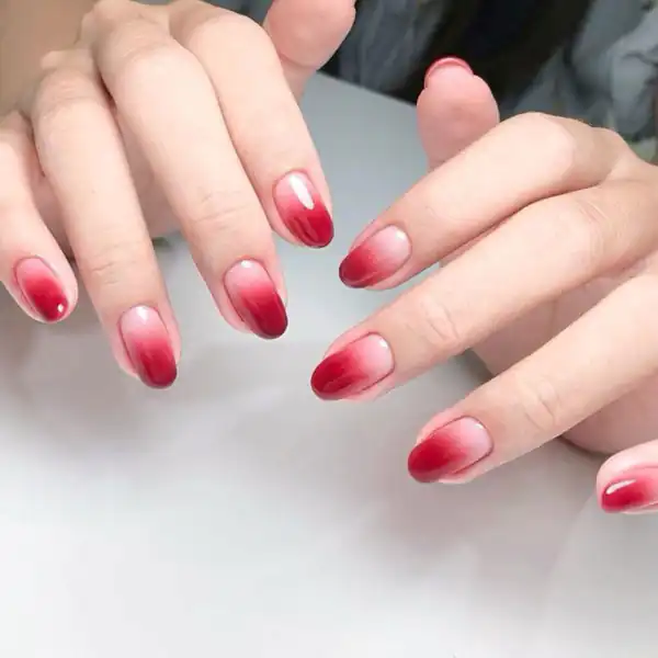 طراحی ناخن آمبره قرمز