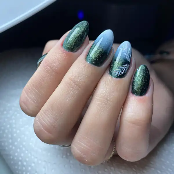 طراحی ناخن آمبره سبز