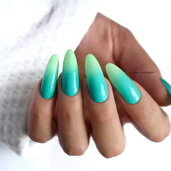 طراحی ناخن آمبره سبز