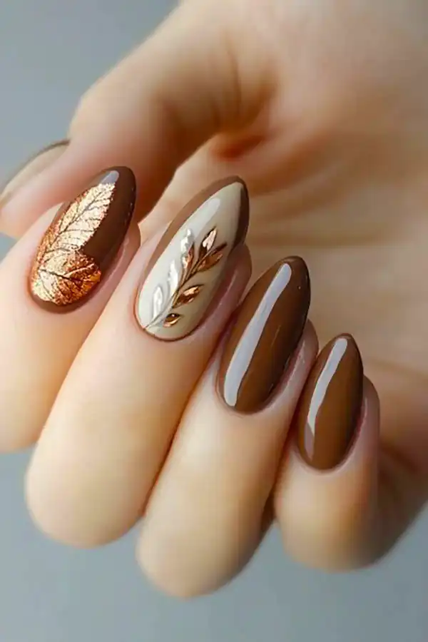 طراحی ناخن قهوه ای