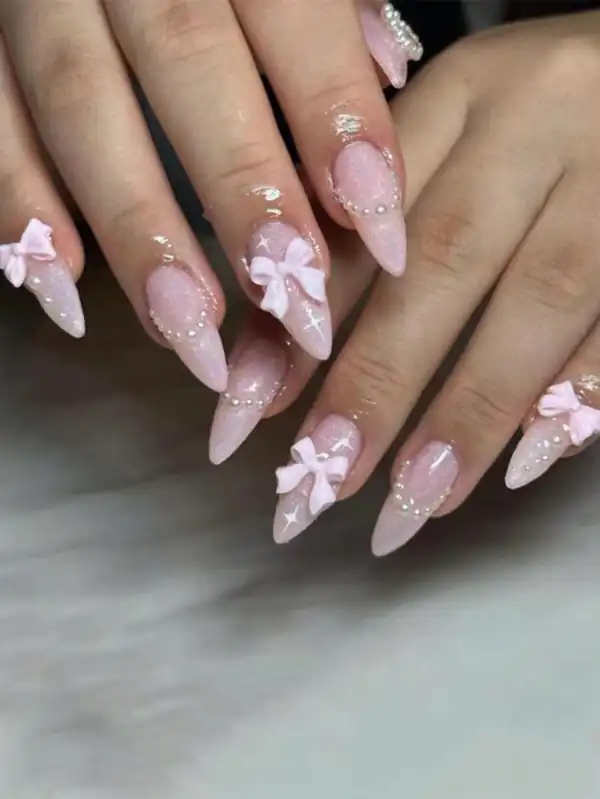 طراحی ناخن پاپیون برجسته