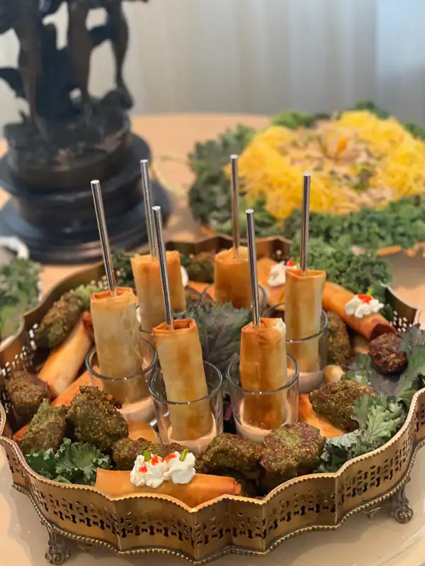 تزیین غذا با سیخ چوبی