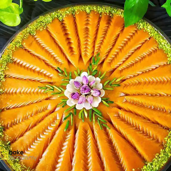 تزیین حلوا با گل محمدی ساده
