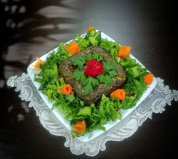 تزیین کوکو سبزی مجلسی