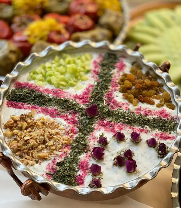 تزیین ماست و خیار