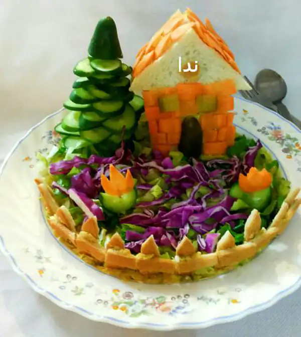 تزیین سالاد الویه به شکل کلبه