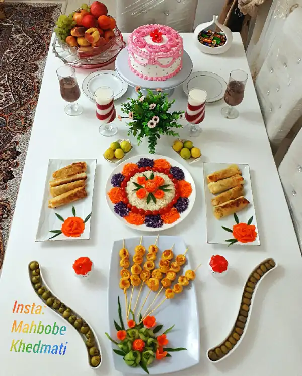 چیدمان میز عصرانه دوستانه