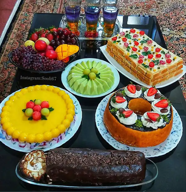 چیدمان میز عصرانه دوستانه