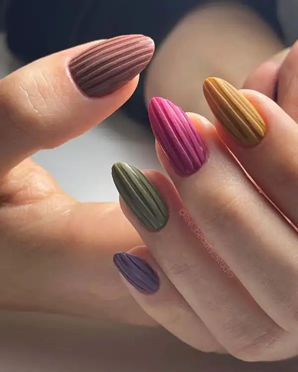 ایده طراحی ناخن پاییزی