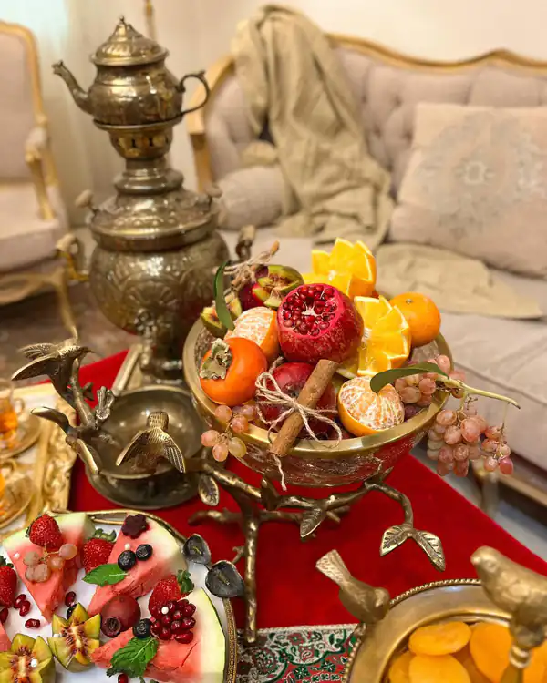 ایده تزیین میز شب یلدا