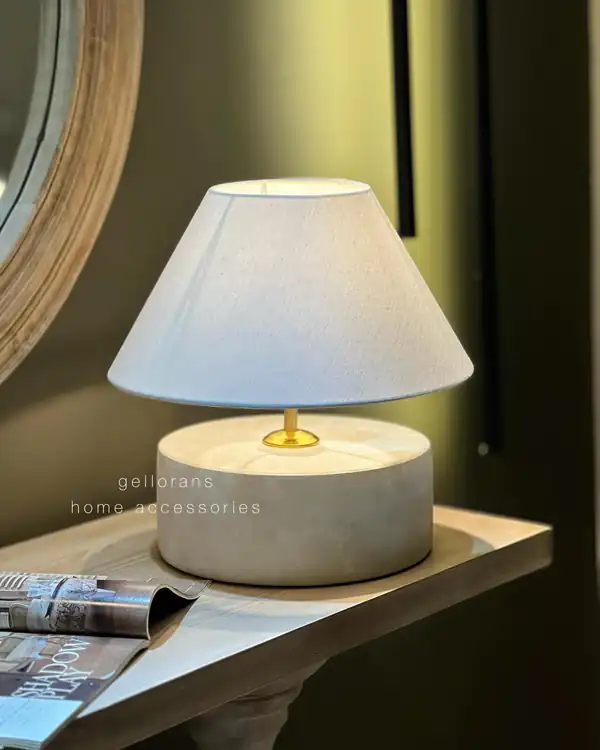 مدل آباژور کنار تخت