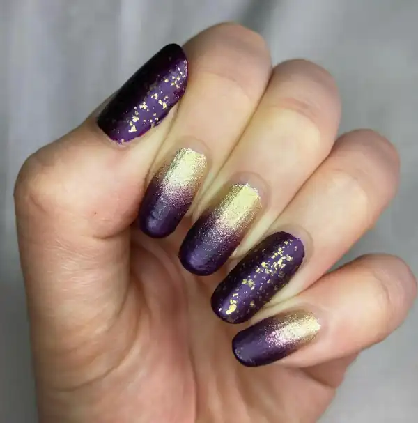 طراحی ناخن بنفش و طلایی