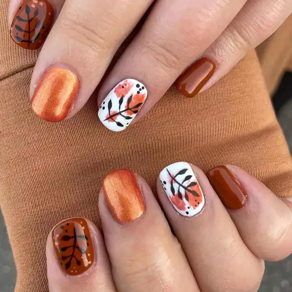طراحی ناخن قهوه ای روشن