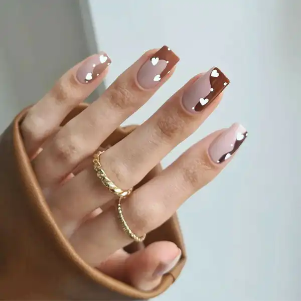 طراحی ناخن قهوه ای روشن