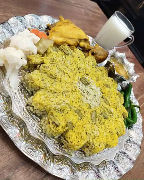 تزیین باقالی پلو با مرغ