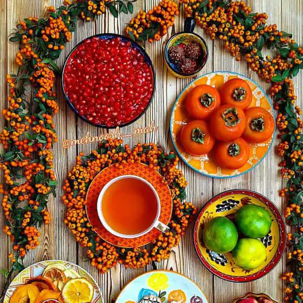 تزیین میز شب یلدا ساده