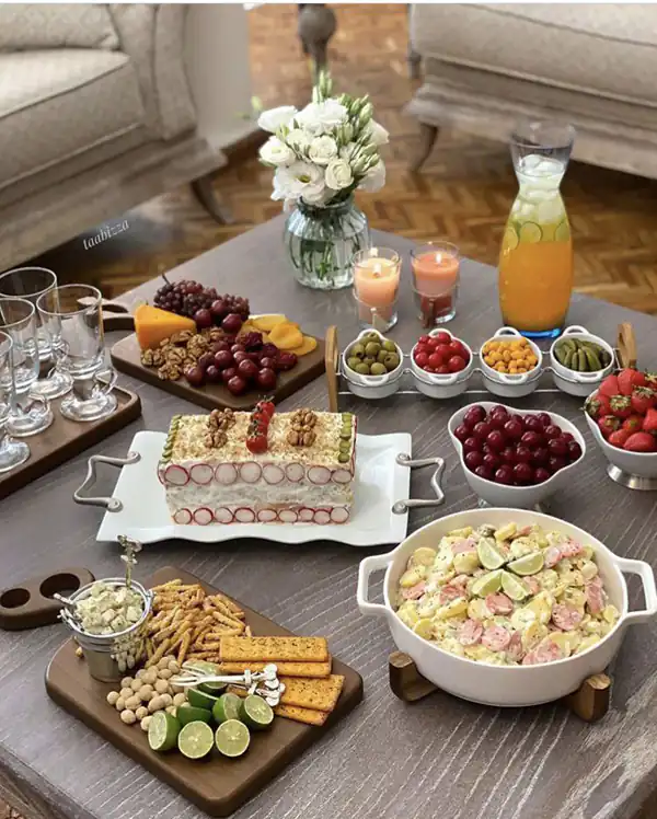 چیدمان میز عصرانه مهمانی