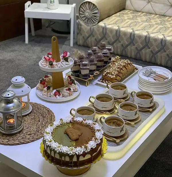 چیدمان میز عصرانه مهمانی