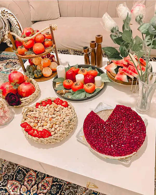 ایده تزیین میز شب یلدا ساده