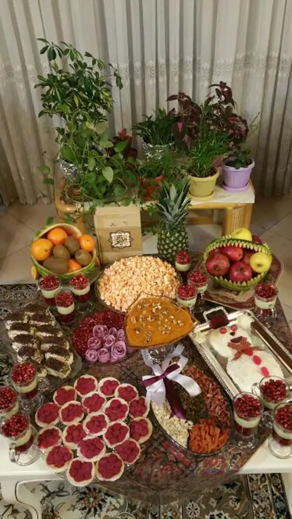 جدیدترین تزیین میز شب یلدا ۱۴۰۴