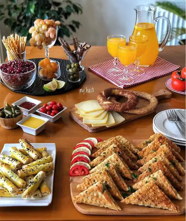 میز عصرانه دوستانه