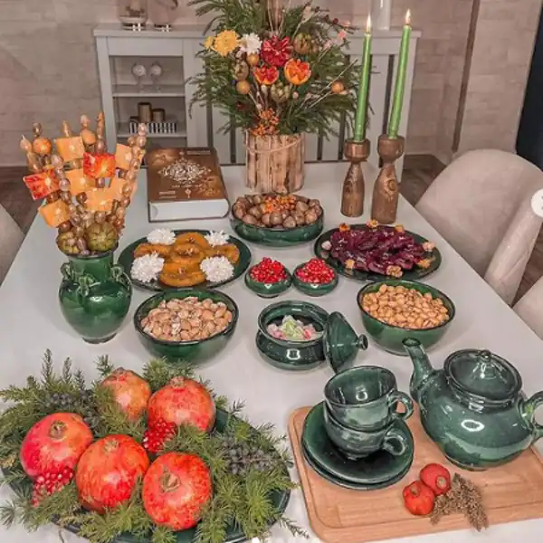 میز شب یلدا لاکچری