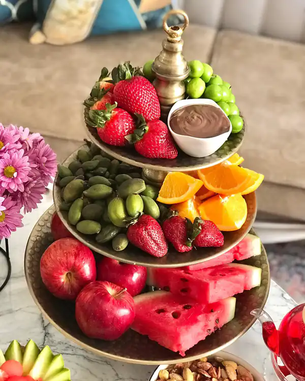 میز شب یلدا ساده