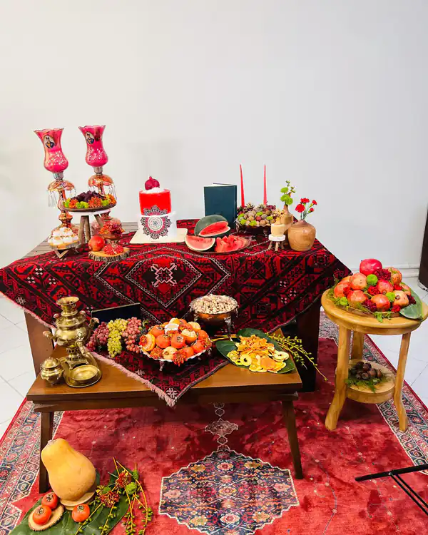میز شب یلدا سنتی