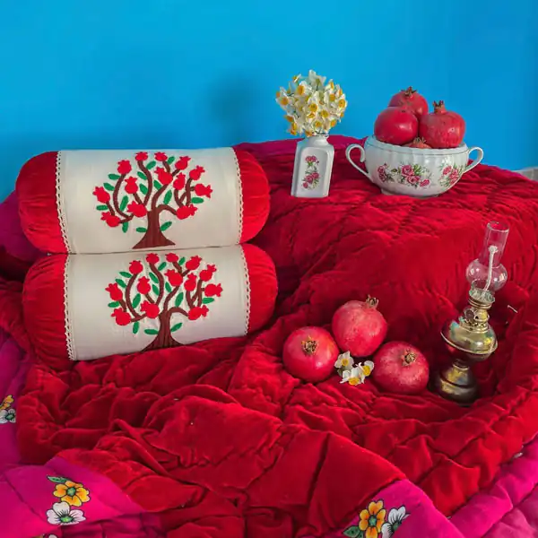 میز شب یلدا سنتی