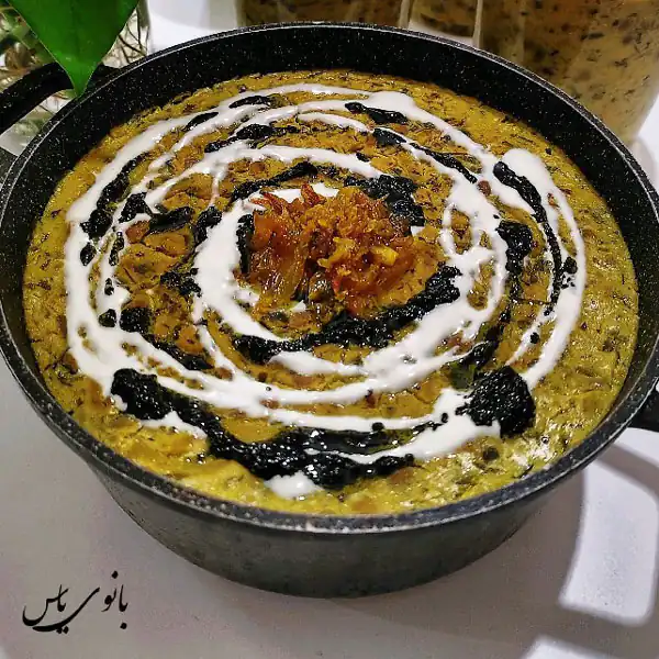 تزیین آش رشته با خلال دندان