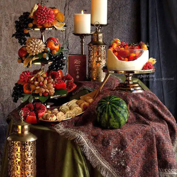 تزیین میز شب یلدا ۱۴۰۴