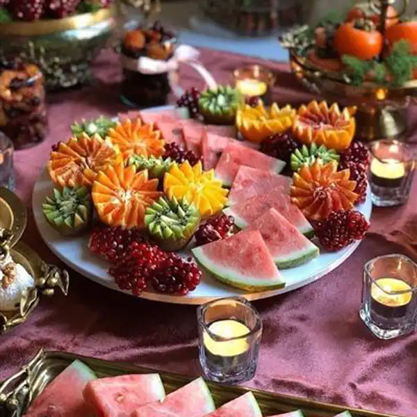 تزیین میز شب یلدا ۱۴۰۴