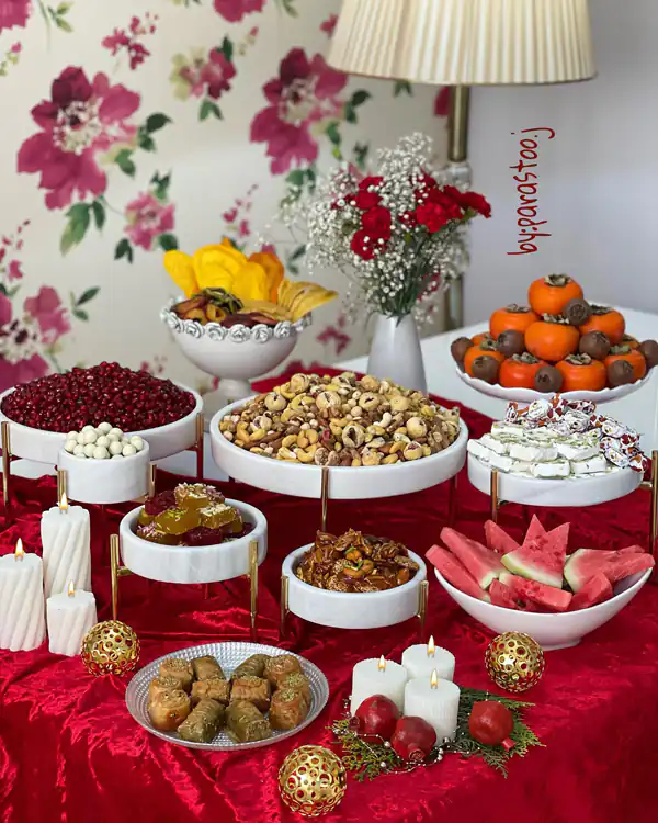 تزیین میز شب یلدا ۱۴۰۴