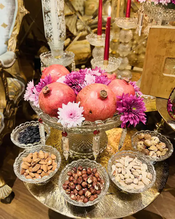 تزیین میز شب یلدا ساده و شیک