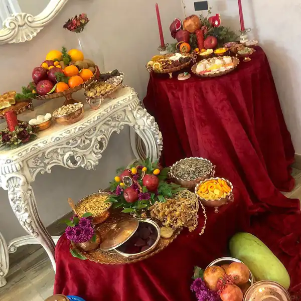 تزیین میز شب یلدا شیک