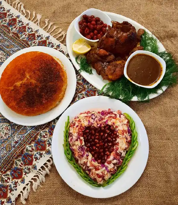 تزیین سالاد با انار