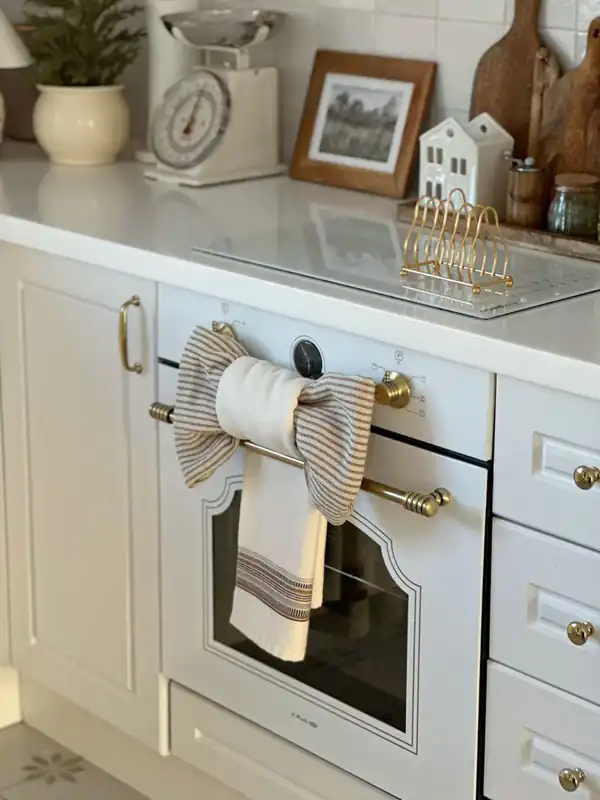 تزیین روی کابینت عروس