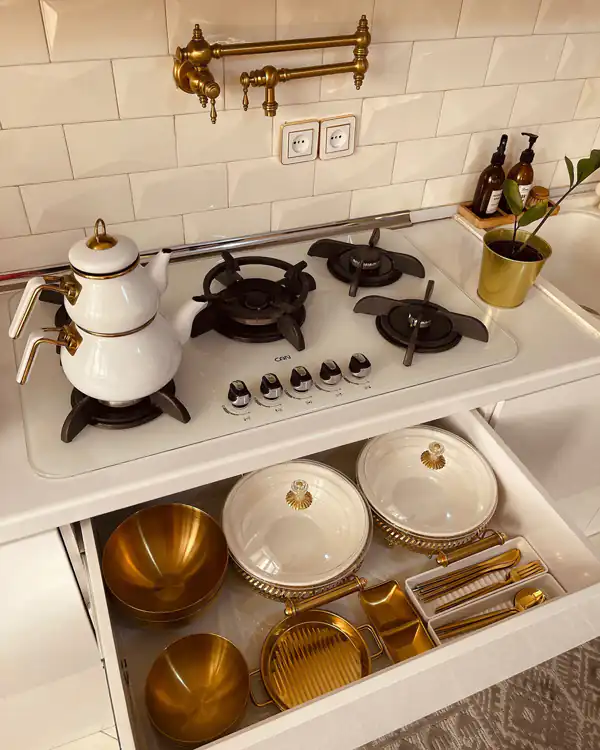 چیدمان کشو کابینت عروس