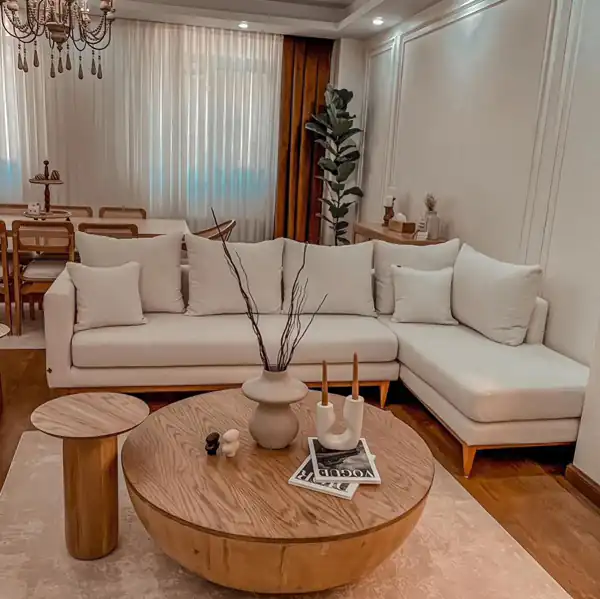 چیدمان روی میز جلو مبلی